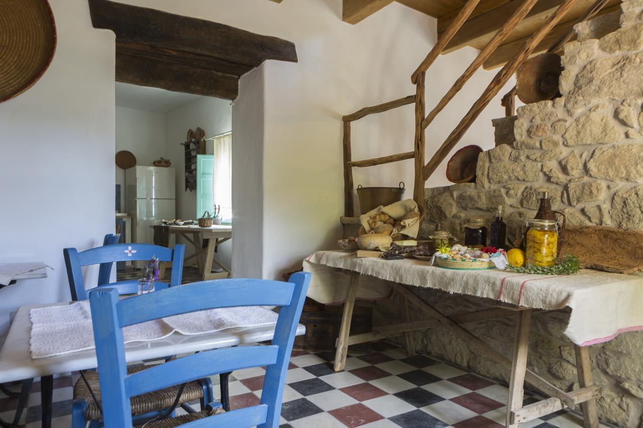Bed and Breakfast Cortis Antigas Gesturi Exterior foto