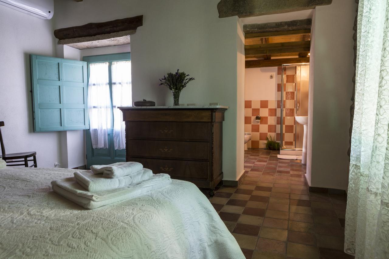 Bed and Breakfast Cortis Antigas Gesturi Exterior foto